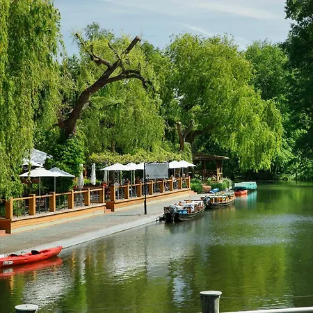 مكان تخييم Knaus Campingpark Luebben